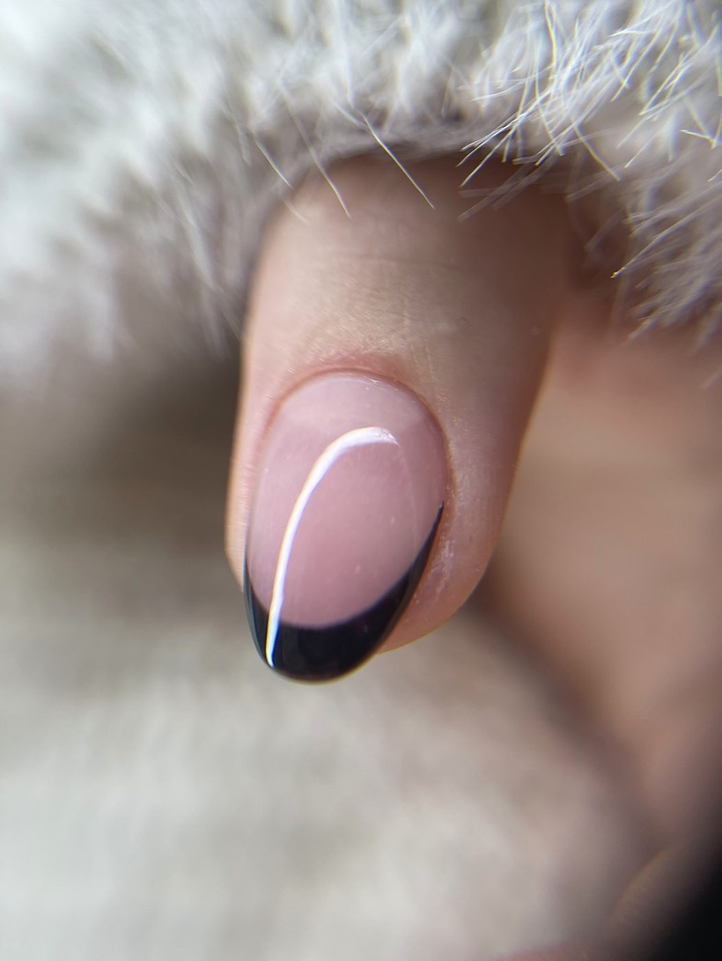 A precise hand-painted french edge